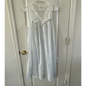 Vintage Barbrizon White Nylon Nightgown Lace Embroidered Slip